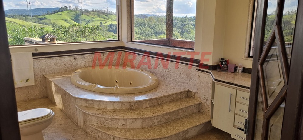 Cond. fechado de 480m² com 6 quartos em Centro – Mairiporã