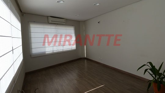 Comercial em Santana