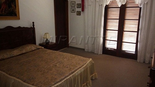 Sobrado de 470m² com 6 quartos em Serra Da Cantareira