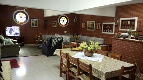 Sobrado de 470m² com 6 quartos em Serra Da Cantareira