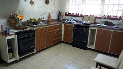 Sobrado de 470m² com 6 quartos em Serra Da Cantareira