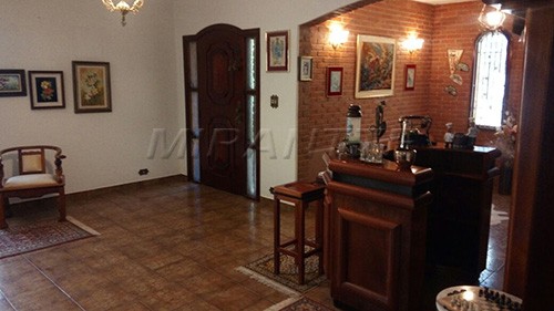 Sobrado de 470m² com 6 quartos em Serra Da Cantareira
