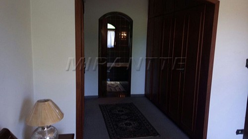 Sobrado de 470m² com 6 quartos em Serra Da Cantareira
