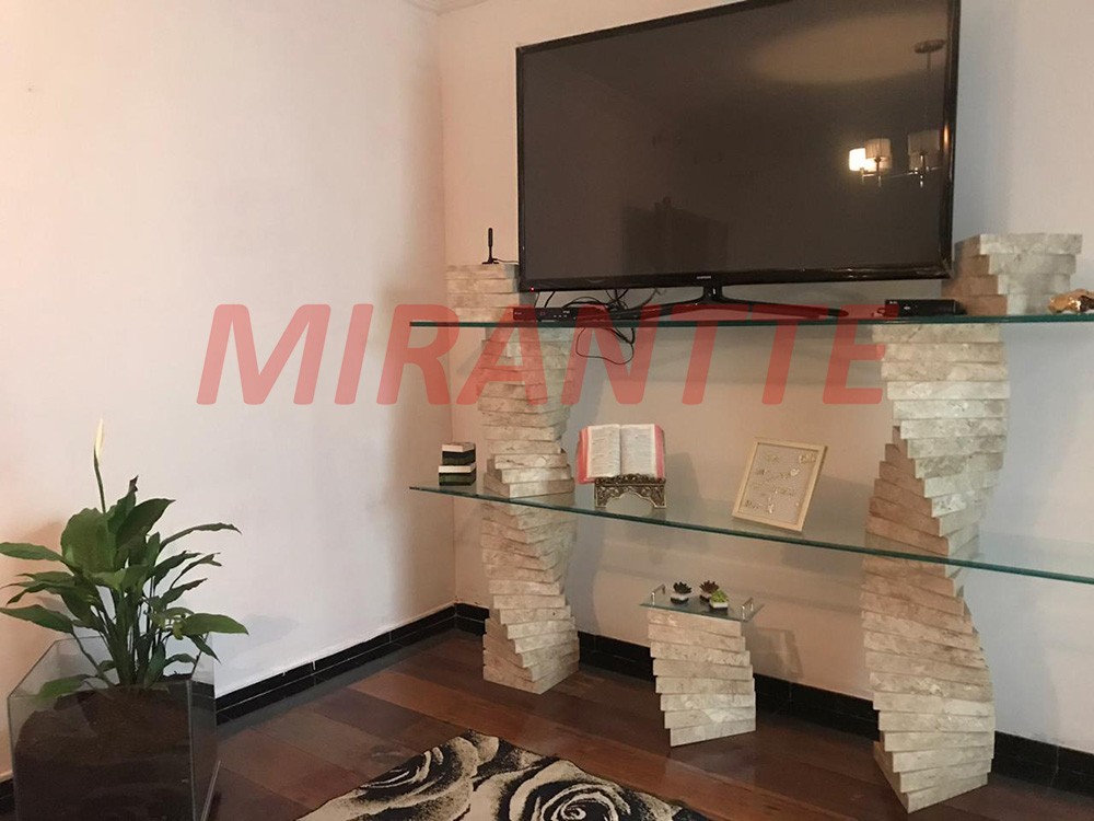 Sobrado de 700m² com 4 quartos em Serra da Cantareira