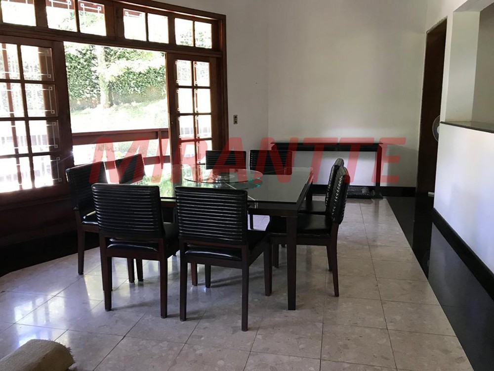 Sobrado de 700m² com 4 quartos em Serra da Cantareira