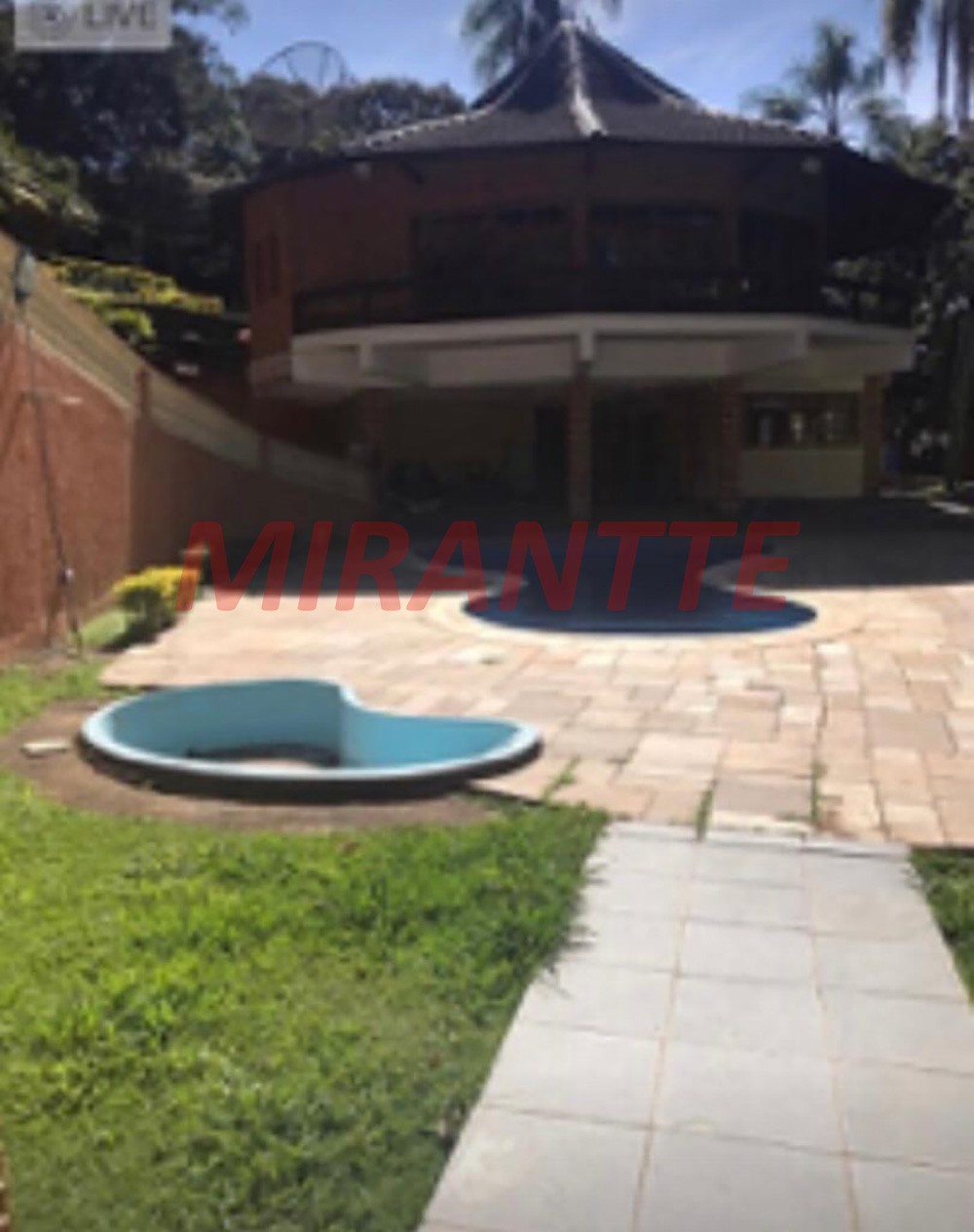 Sobrado de 700m² com 4 quartos em Serra da Cantareira