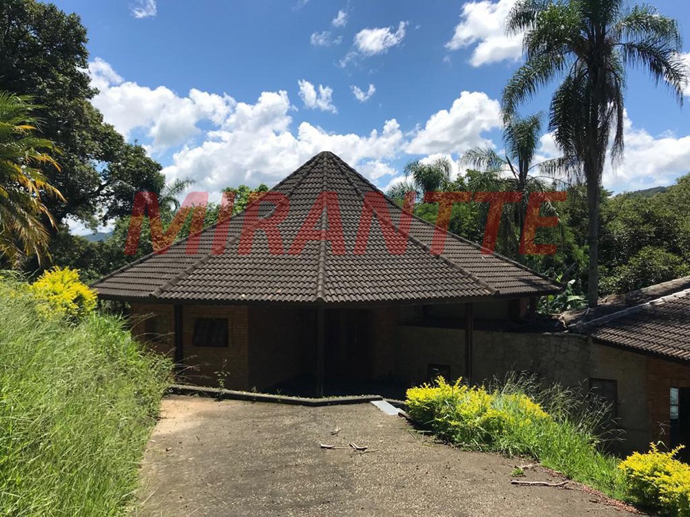 Sobrado de 700m² com 4 quartos em Serra da Cantareira