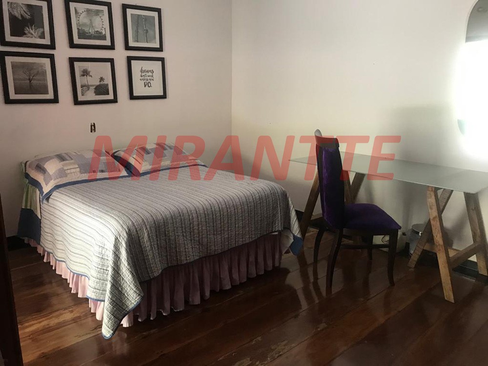 Sobrado de 700m² com 4 quartos em Serra da Cantareira