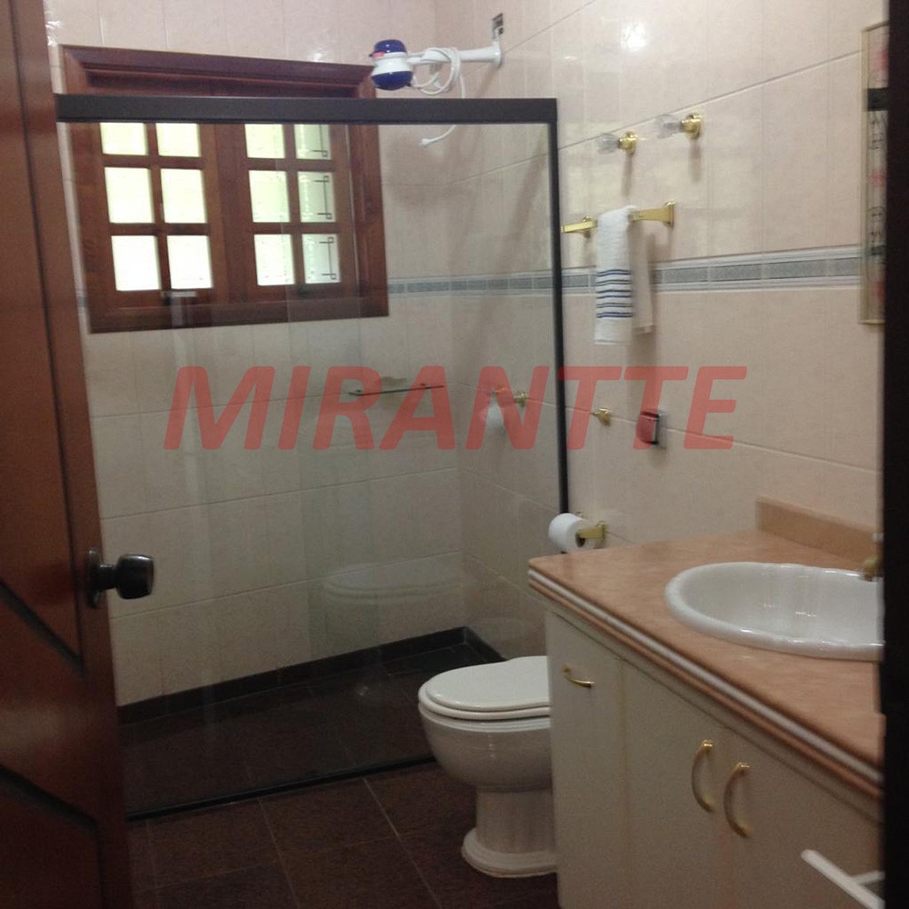 Sobrado de 700m² com 4 quartos em Serra da Cantareira