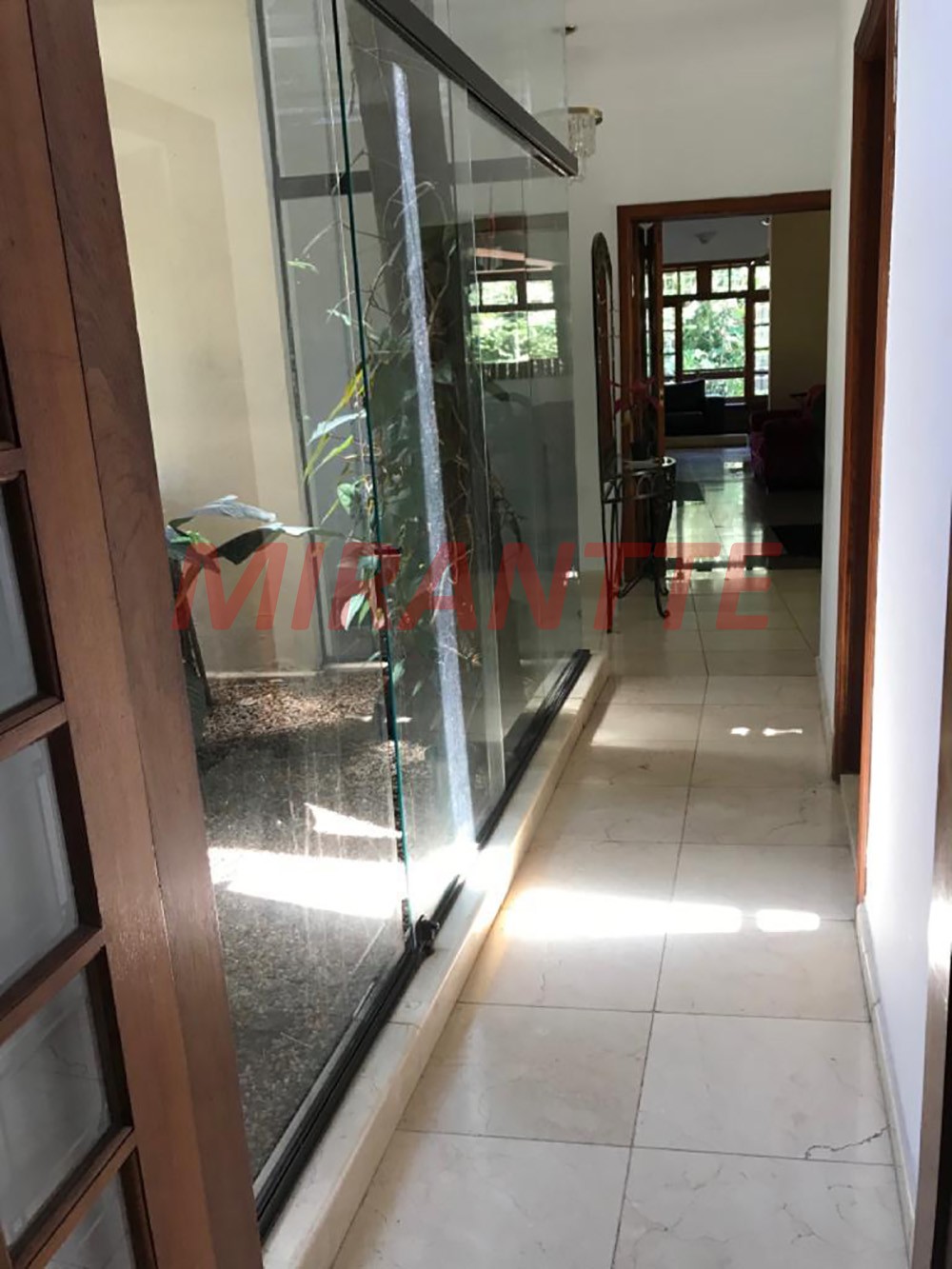 Sobrado de 700m² com 4 quartos em Serra da Cantareira