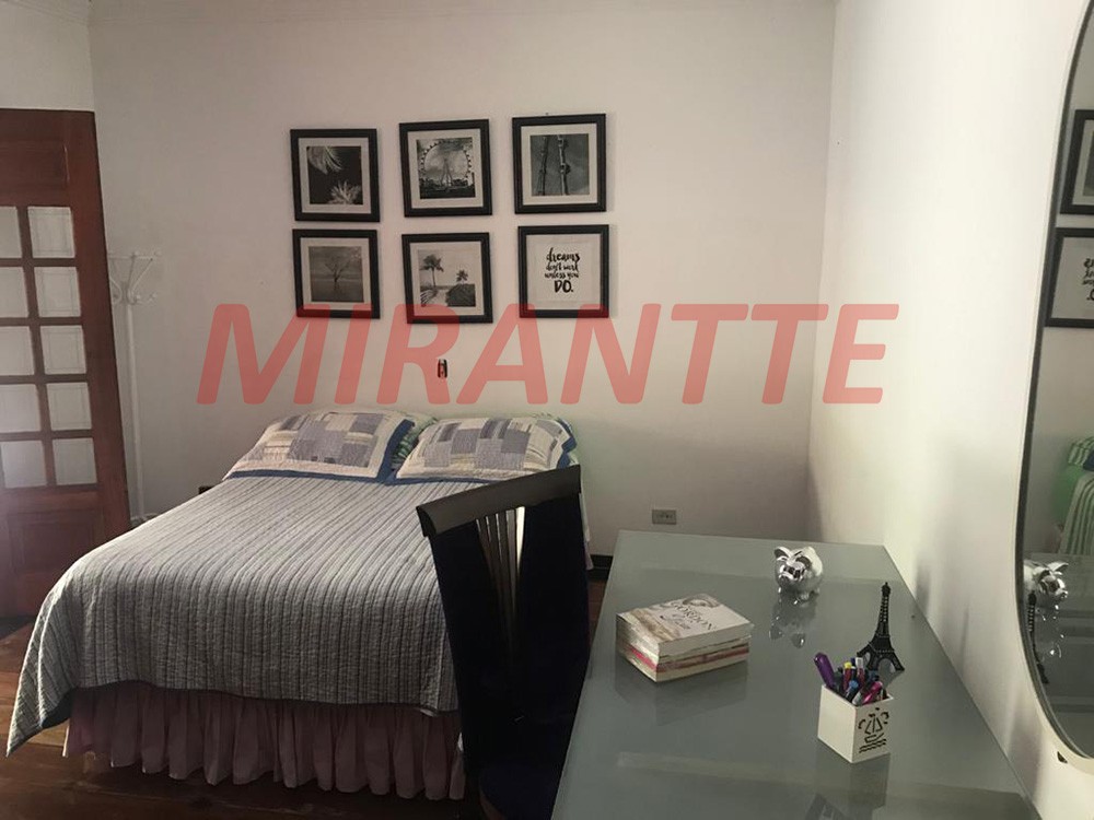 Sobrado de 700m² com 4 quartos em Serra da Cantareira