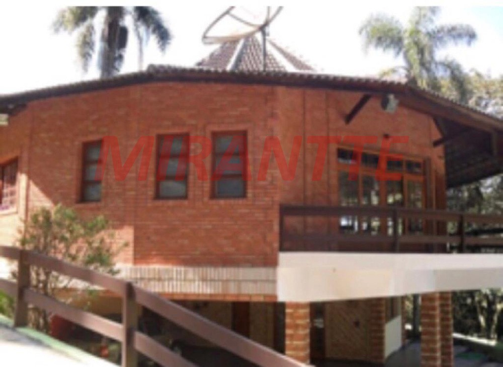 Sobrado de 700m² com 4 quartos em Serra da Cantareira