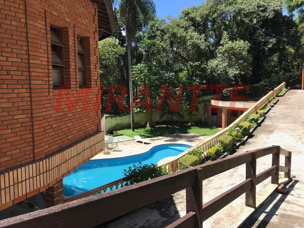 Sobrado de 700m² com 4 quartos em Serra da Cantareira