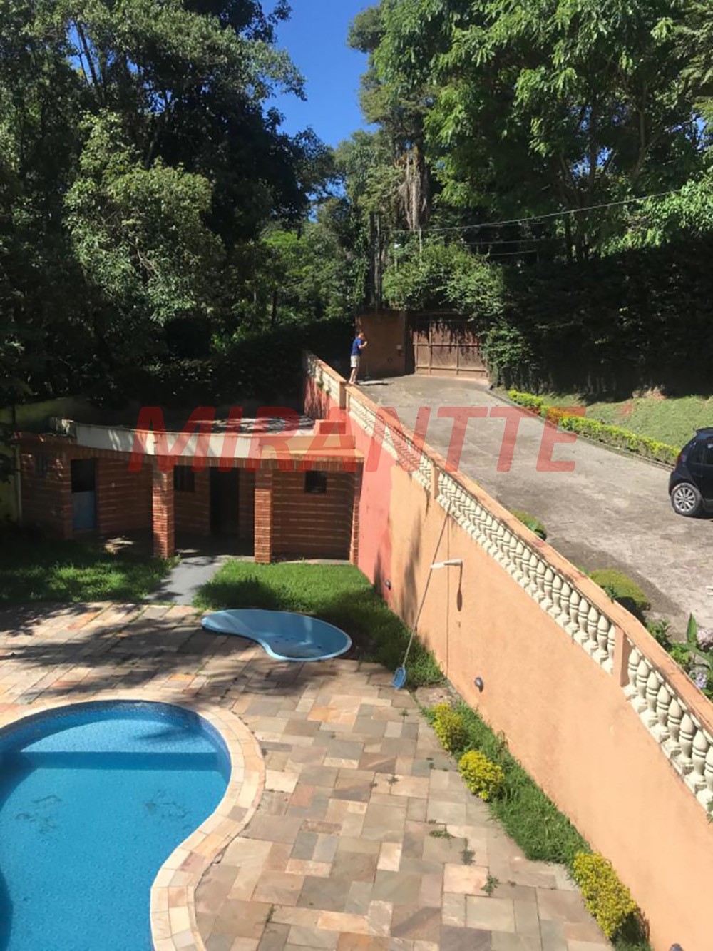 Sobrado de 700m² com 4 quartos em Serra da Cantareira