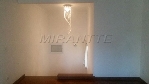 Sobrado de 450m² com 3 quartos em Serra da Cantareira