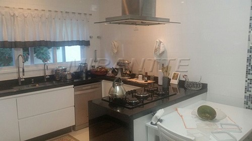 Sobrado de 450m² com 3 quartos em Serra da Cantareira