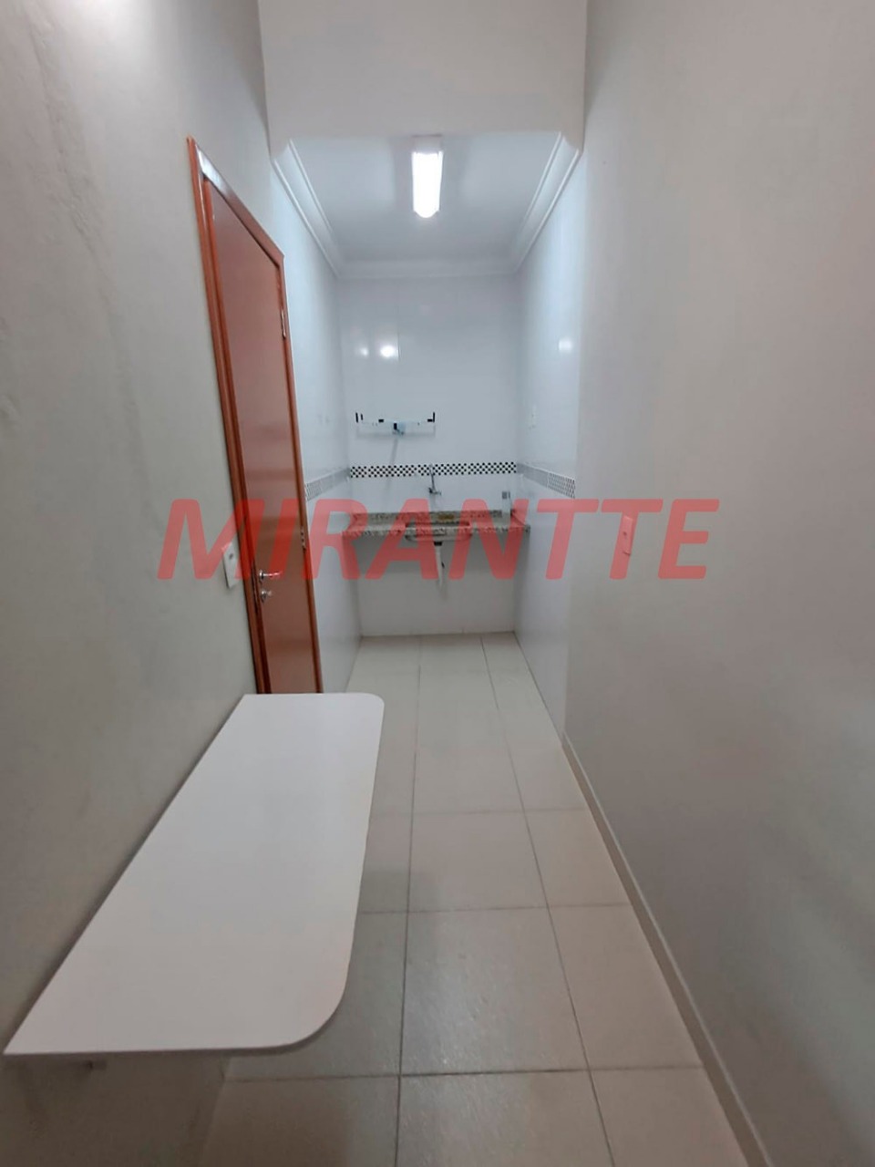 Comercial de 140m² em Água Fria