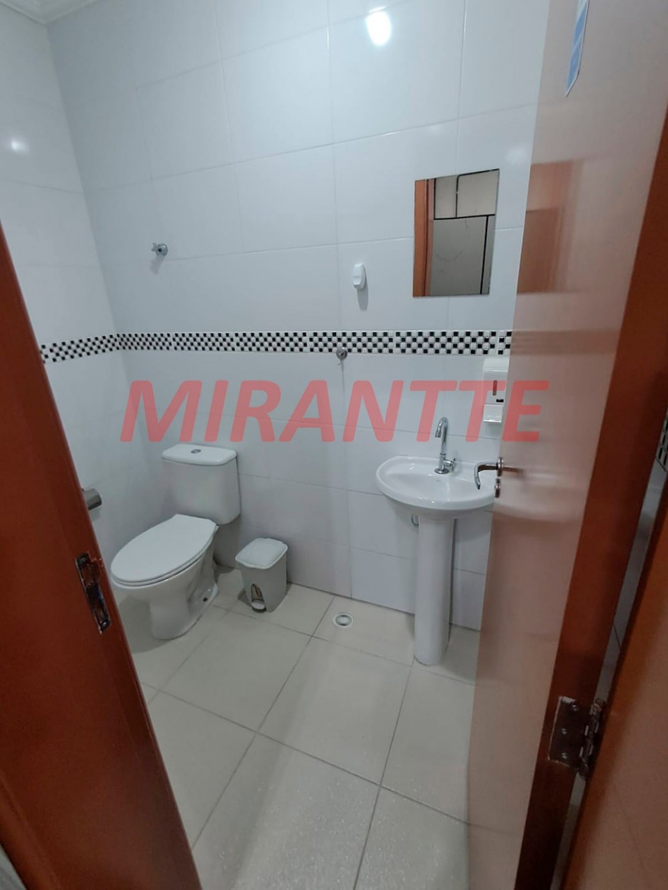 Comercial de 140m² em Água Fria