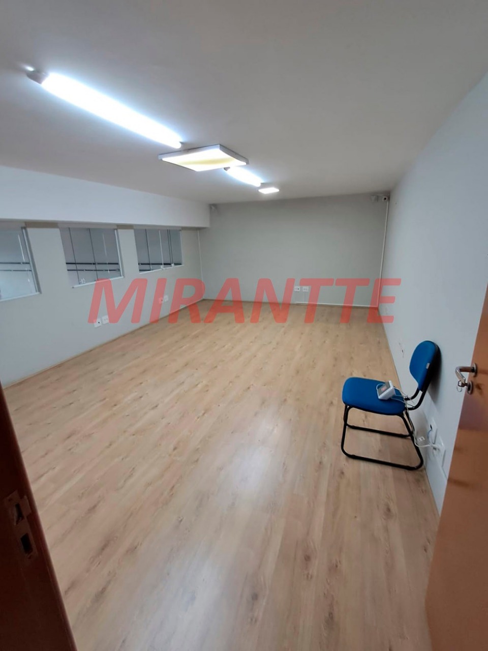 Comercial de 140m² em Água Fria