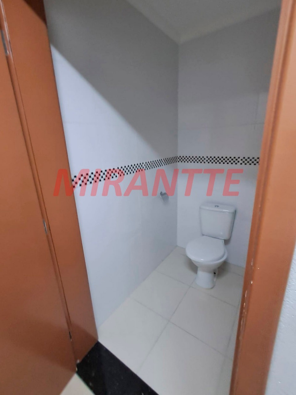 Comercial de 140m² em Água Fria