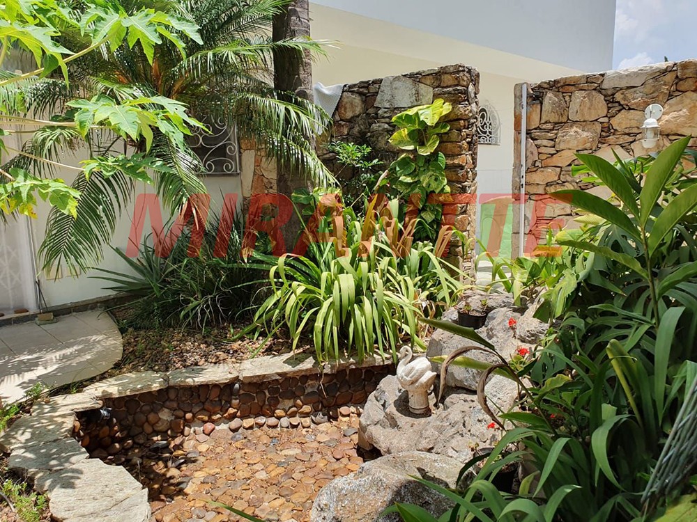 Sobrado de 577m² com 5 quartos em Jardim São Bento
