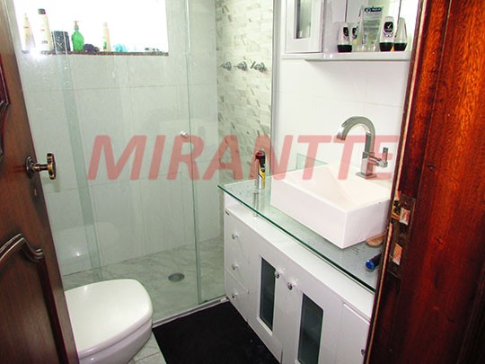 Sobrado de 231.42m² com 3 quartos em Água Fria