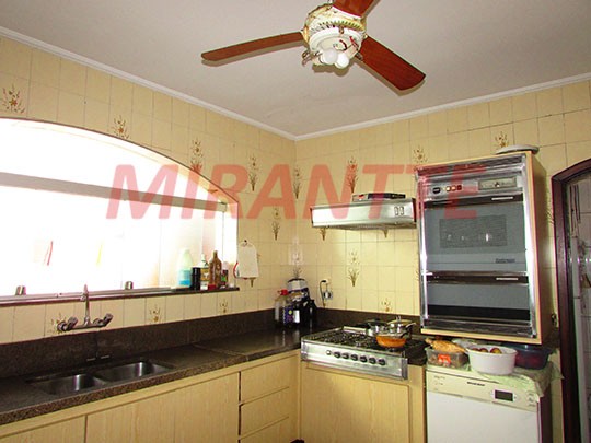 Sobrado de 231.42m² com 3 quartos em Água Fria