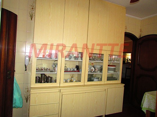 Sobrado de 231.42m² com 3 quartos em Água Fria