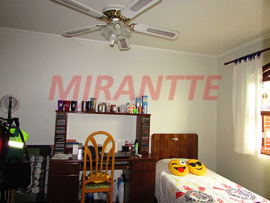 Sobrado de 231.42m² com 3 quartos em Água Fria