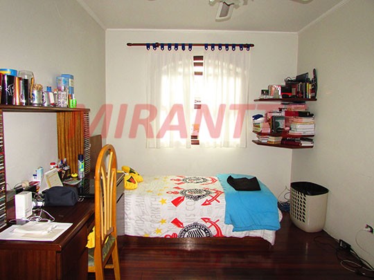 Sobrado de 231.42m² com 3 quartos em Água Fria