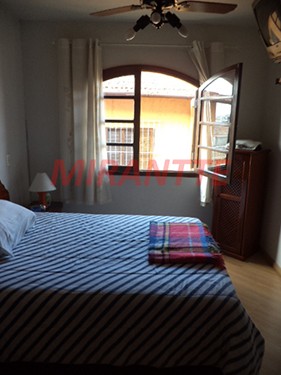 Sobrado de 120m² com 3 quartos em Vila Dalva