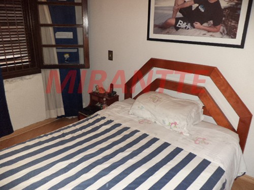 Sobrado de 120m² com 3 quartos em Vila Dalva