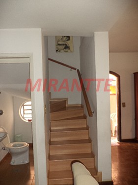 Sobrado de 120m² com 3 quartos em Vila Dalva