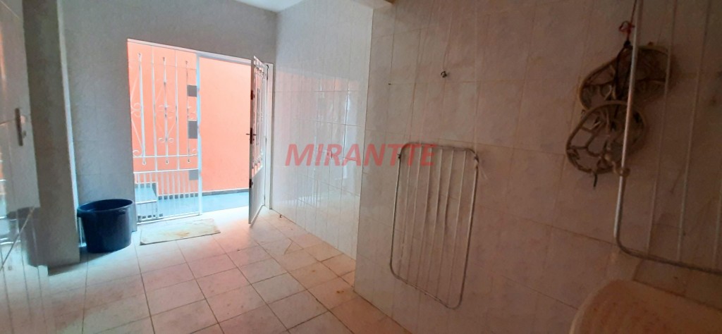 Sobrado de 220m² com 3 quartos em Vila Mazzei