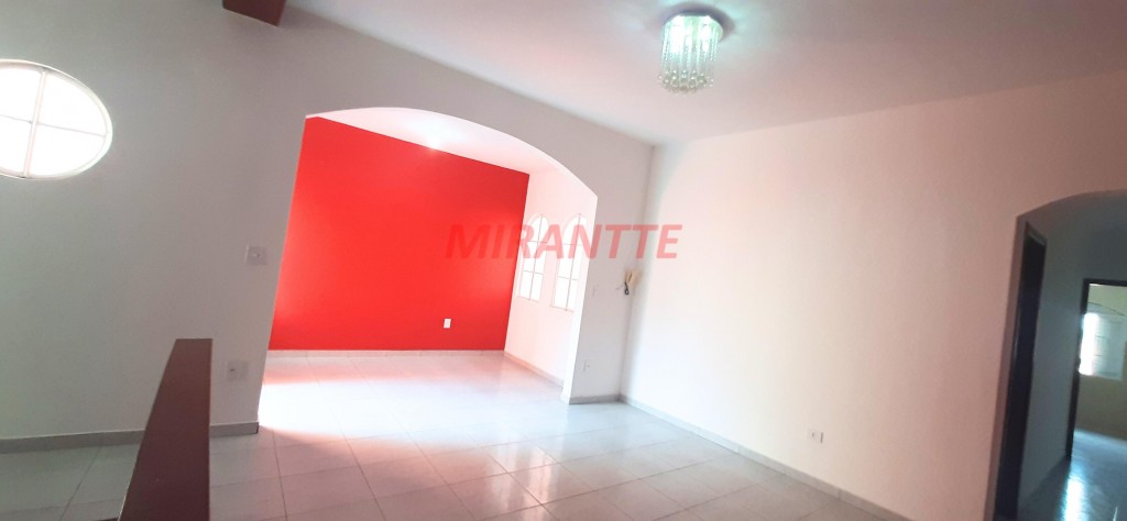 Sobrado de 220m² com 3 quartos em Vila Mazzei