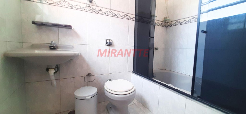 Sobrado de 220m² com 3 quartos em Vila Mazzei