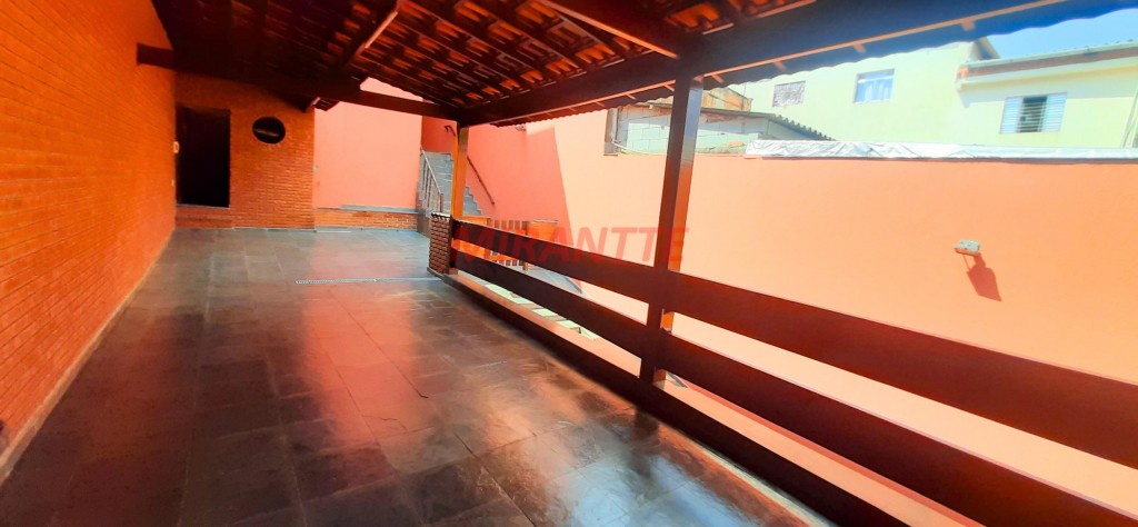 Sobrado de 220m² com 3 quartos em Vila Mazzei