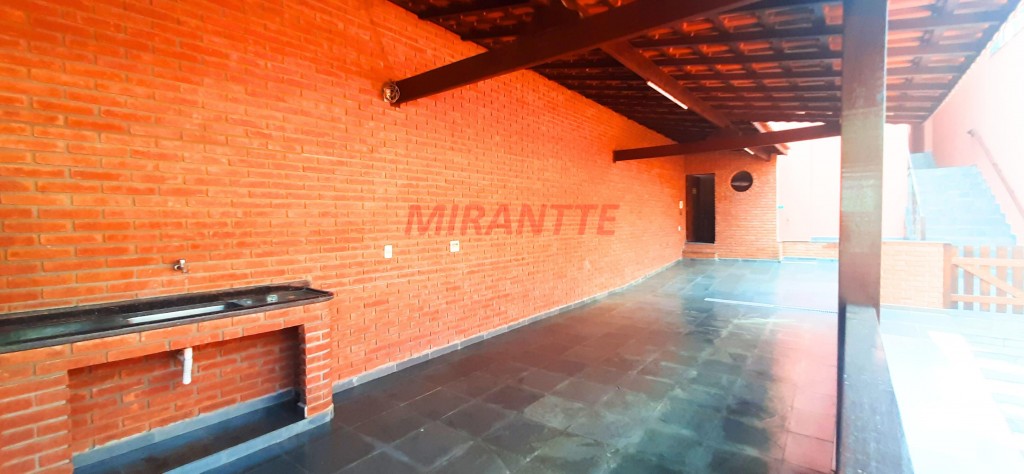 Sobrado de 220m² com 3 quartos em Vila Mazzei