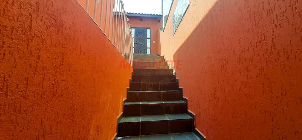 Sobrado de 220m² com 3 quartos em Vila Mazzei
