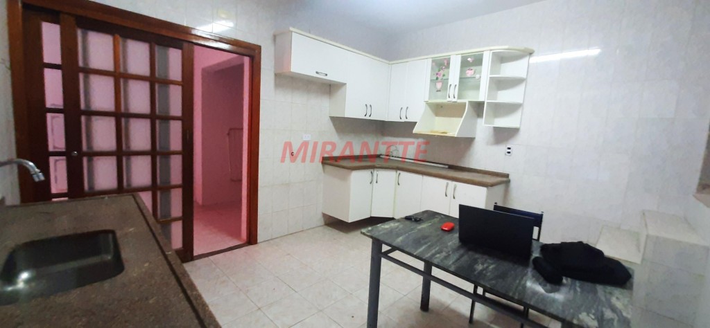 Sobrado de 220m² com 3 quartos em Vila Mazzei