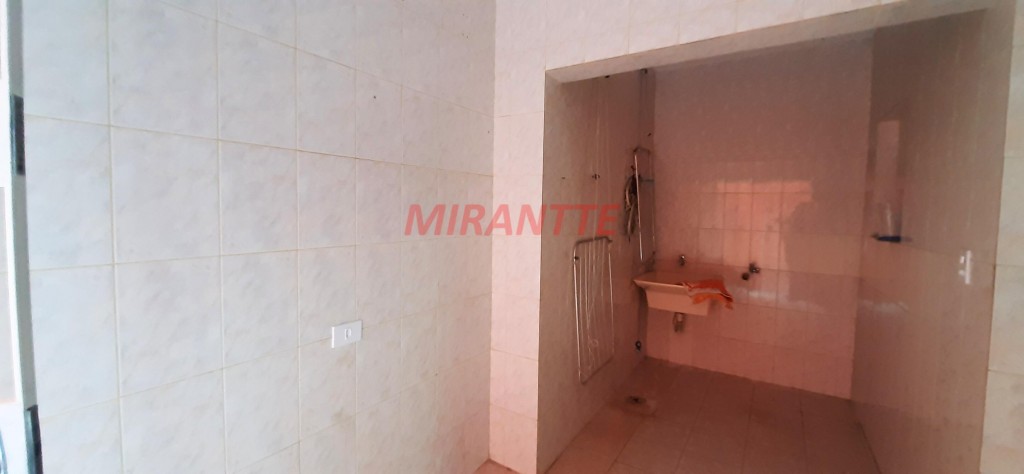 Sobrado de 220m² com 3 quartos em Vila Mazzei