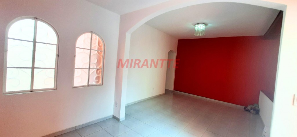 Sobrado de 220m² com 3 quartos em Vila Mazzei