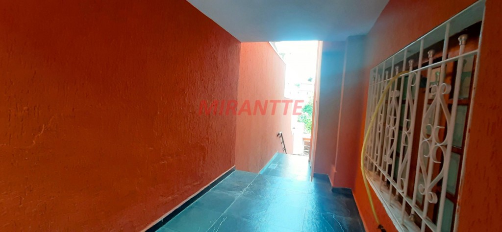 Sobrado de 220m² com 3 quartos em Vila Mazzei