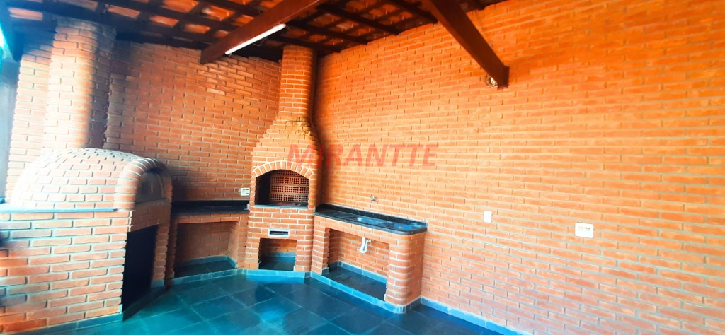 Sobrado de 220m² com 3 quartos em Vila Mazzei