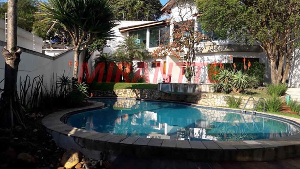Sobrado de 600m² com 4 quartos em Jardim Floresta
