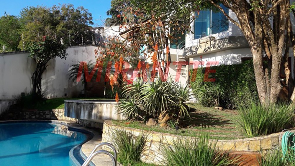 Sobrado de 600m² com 4 quartos em Jardim Floresta