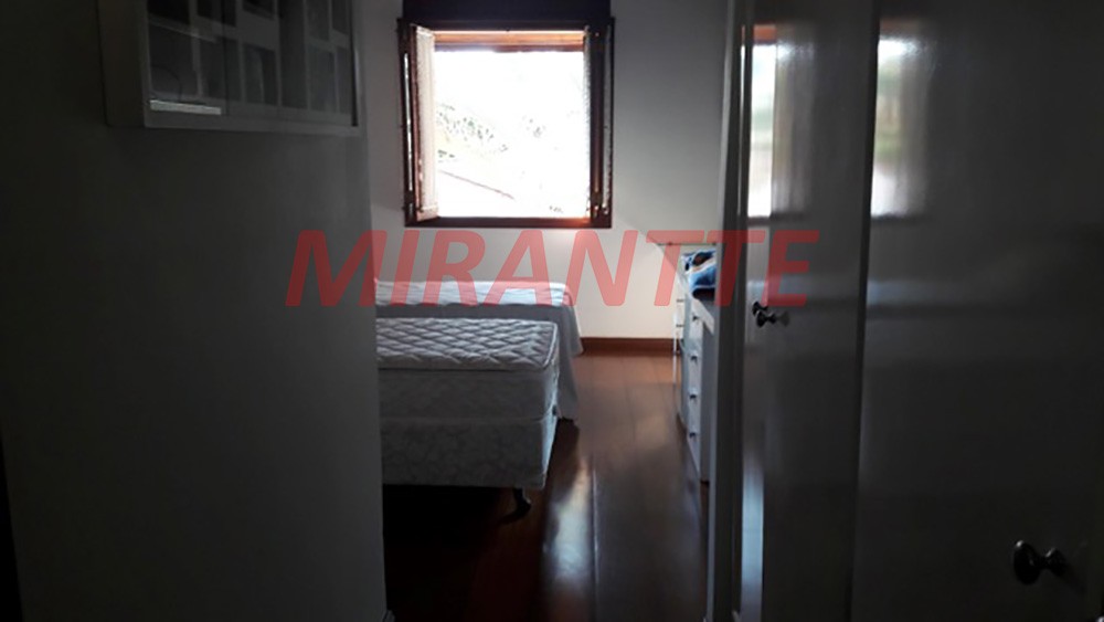 Sobrado de 600m² com 4 quartos em Jardim Floresta