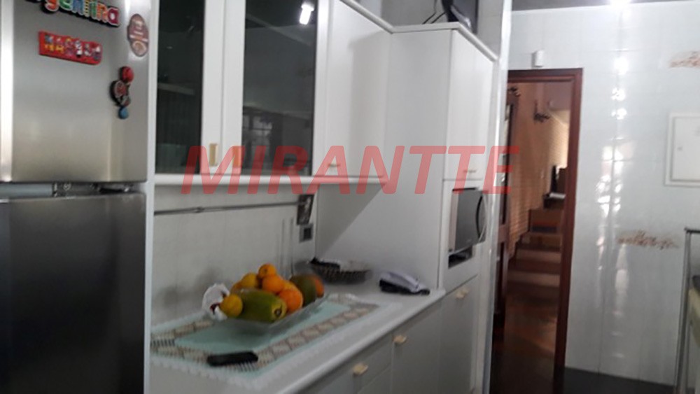 Sobrado de 600m² com 4 quartos em Jardim Floresta