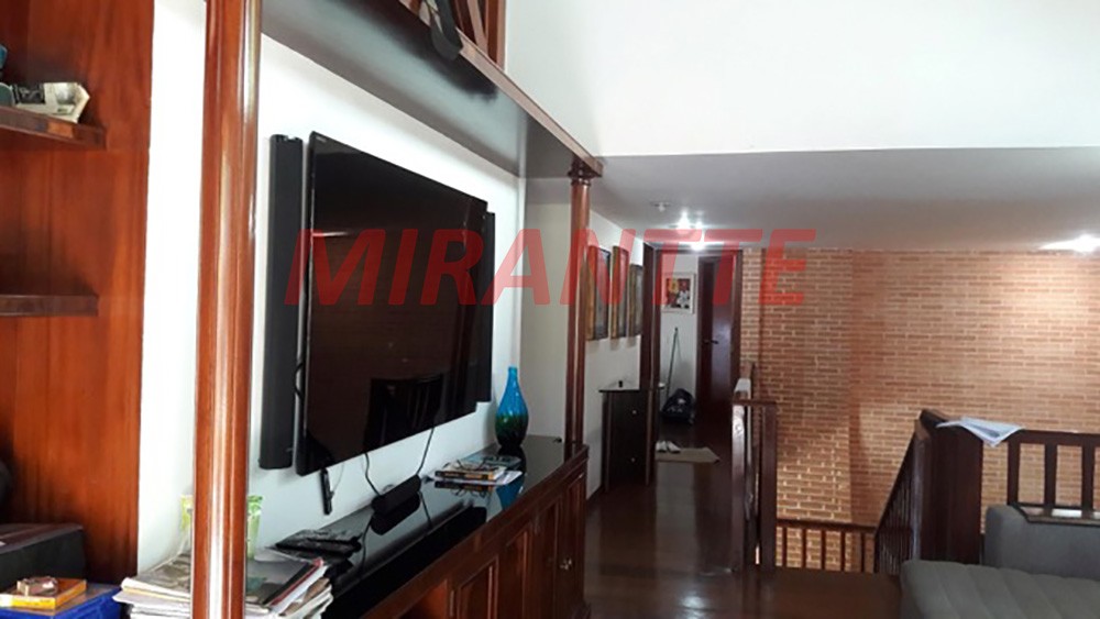 Sobrado de 600m² com 4 quartos em Jardim Floresta