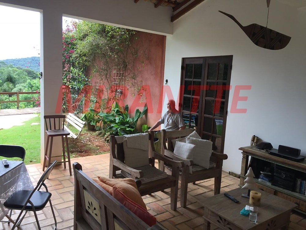 Sobrado de 350m² com 5 quartos em Serra Da Cantareira